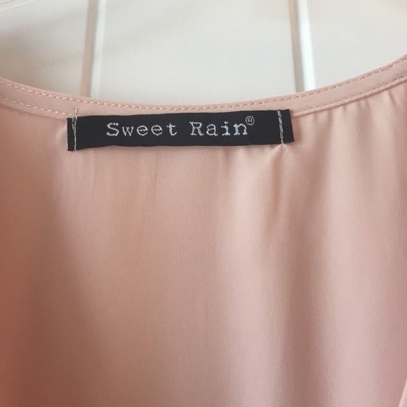 Light pink top - Picture 2 of 2