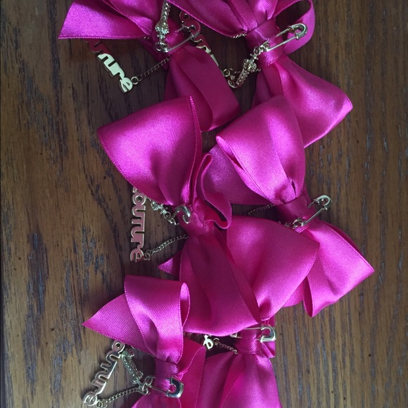 8 Juicy Couture bows with J and couture pins