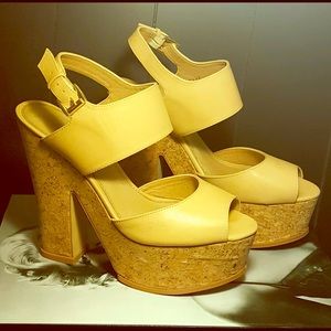 Like New Aldo Heels sz 10