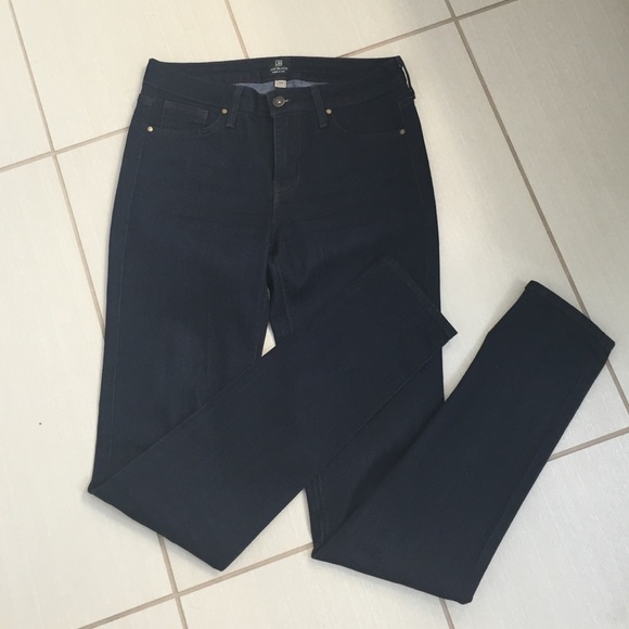 Dark wash skinny jeans