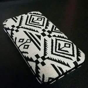 Aztec pattern wallet