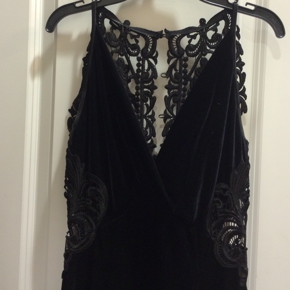 Black velvet gown - Picture 2 of 4