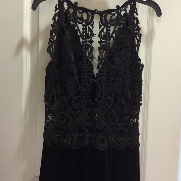 Black velvet gown - Picture 3 of 4