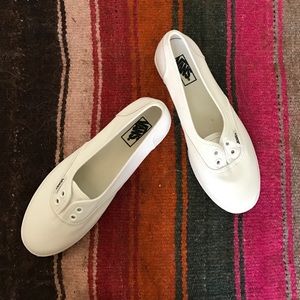 *NEW* Vans Authentic Lo Down Shoes - Sz 5.5