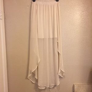 💸Price Reduce💸 Sheer cream skirt