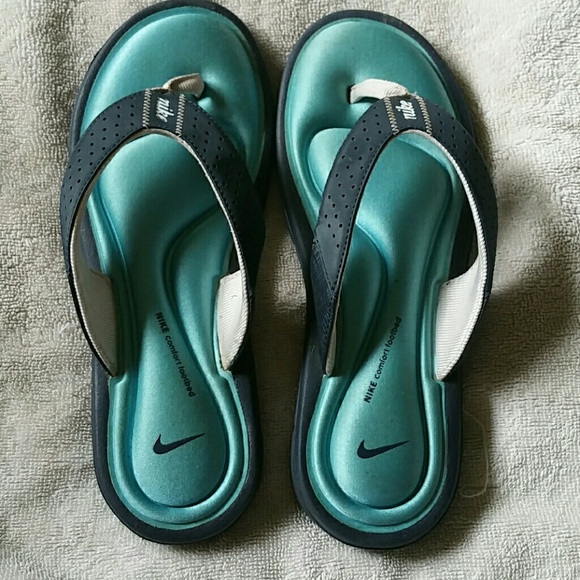 Nike women's sandals