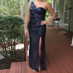 Caché evening gown