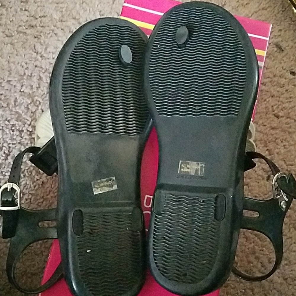 BCBGENERATION sandals - Picture 2 of 2