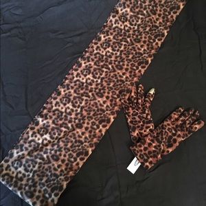 Leopard Print scarf & gloves