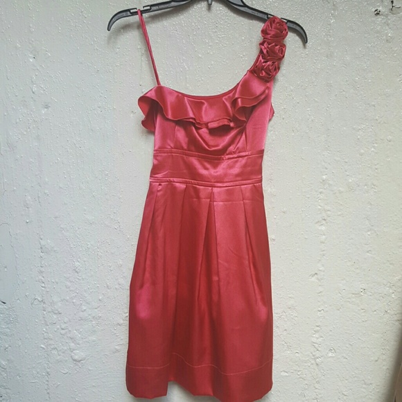 Beautiful formal dress! - Picture 1 of 4