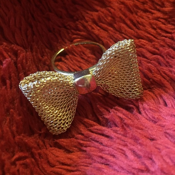 Gold bow ring✨