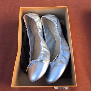 Tod's silver Dee Ballerina with Tie