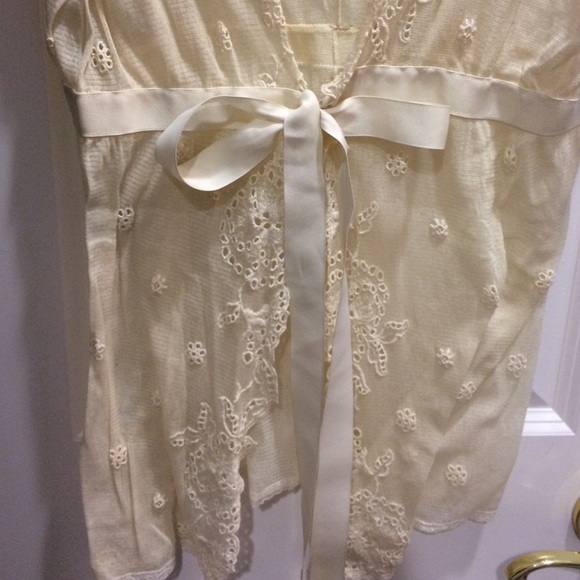 Lace sheet later top - Picture 2 of 4