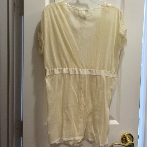 Lace sheet later top - Picture 3 of 4