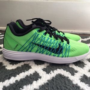 Nike FLYWIRE