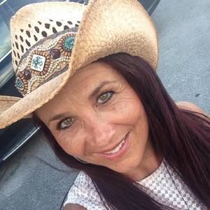 Meet your Posher, Yvonne
