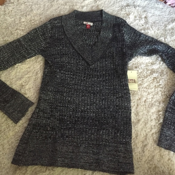 Juniors sweater NWT