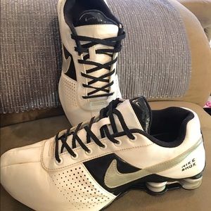 Unisex Nike Shox size 7 youth