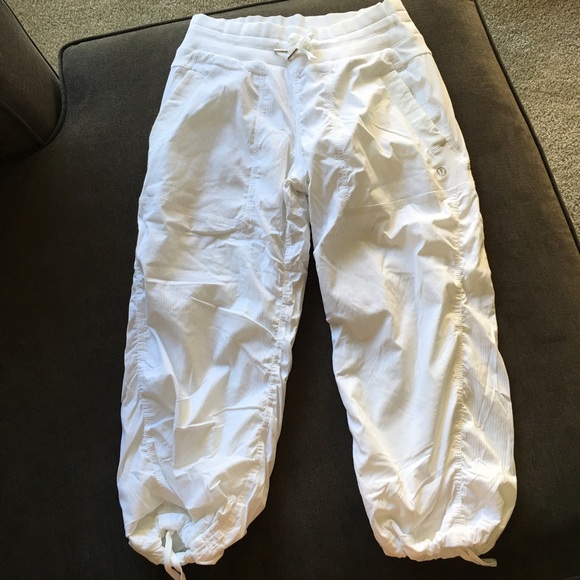 💕LULULEMON Crop/Capri Pant Size 2 💕