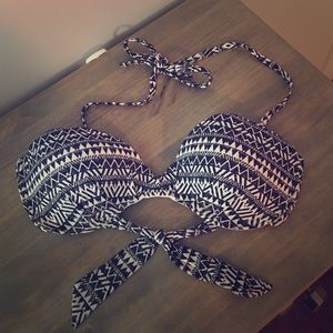 NWOT Aztec Print Bikini Top