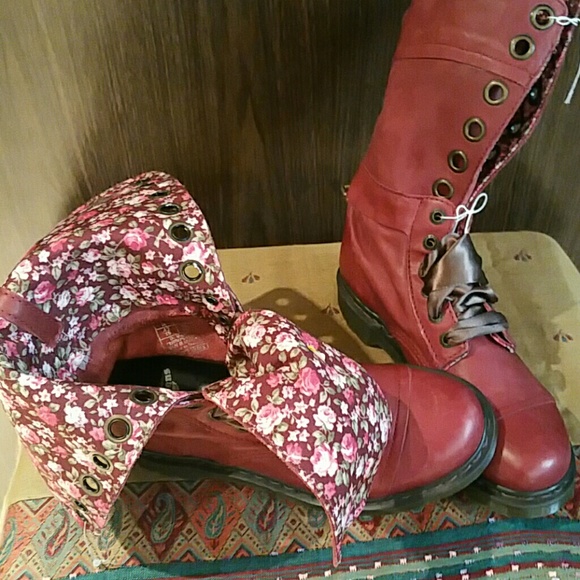 SOLD*Dr Martens mint condition*SOLD