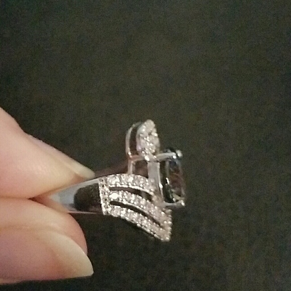 4.875K Mystic gemstone ring size 8 - Picture 2 of 3