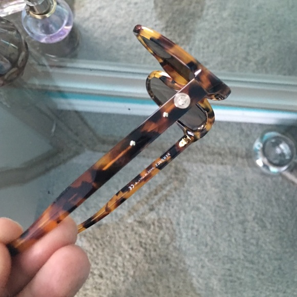 Versace sunglasses - Picture 2 of 3