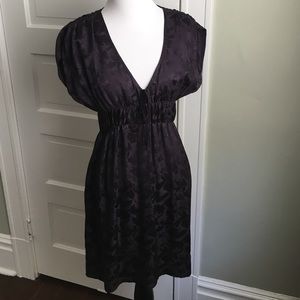 100% silk v neck dress by Velvet.💥SOLD💥