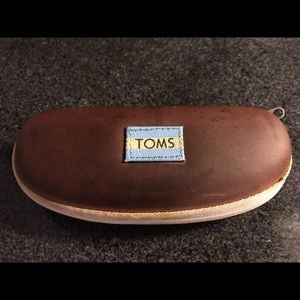 TOMS unisex Maverick Sunglasses New!