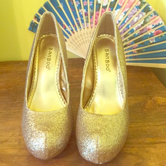 Gold glitter pumps