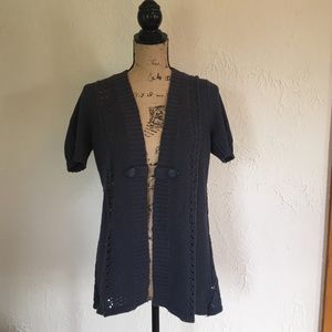 Sweater with short sleeves