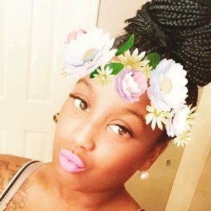 Meet your Posher, Nia