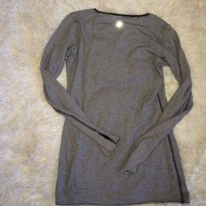 A lulu lemon top!