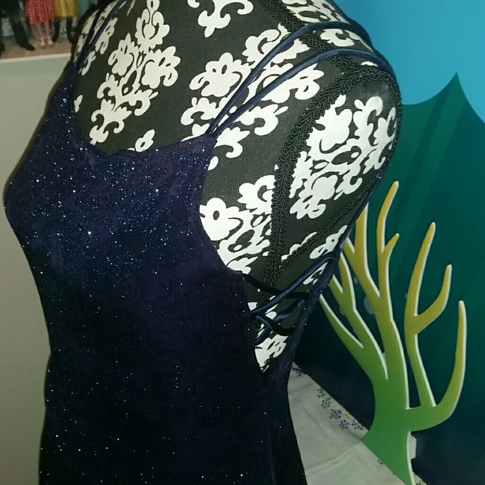 Midnight navy sapphire blue formal gown - Picture 3 of 8
