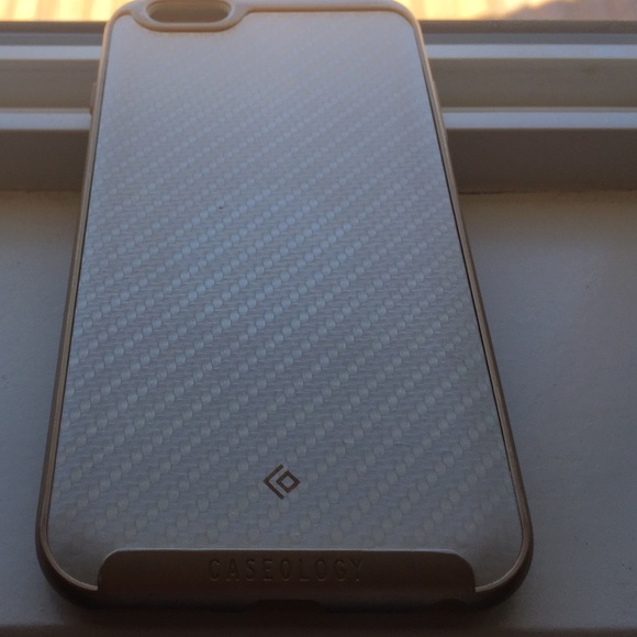 Caseology Iphone 6 plus & Iphone 6s plus - Picture 1 of 3