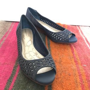 *NEW* Giani Bernini Sollina Cutout Wedge - Sz 5