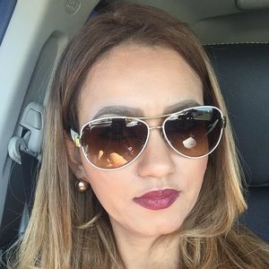 Meet your Posher, Pilar