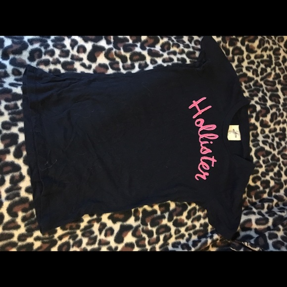 Hollister tee