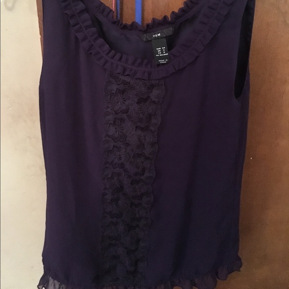 H&M purple sleeveless blouse size 4 EUC