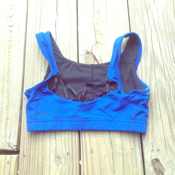 Stylish sports bra with a strappy back! By Karma