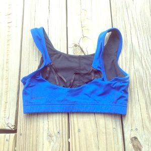 Stylish sports bra with a strappy back! By Karma