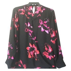 Vince Camuto long sleeve blouse