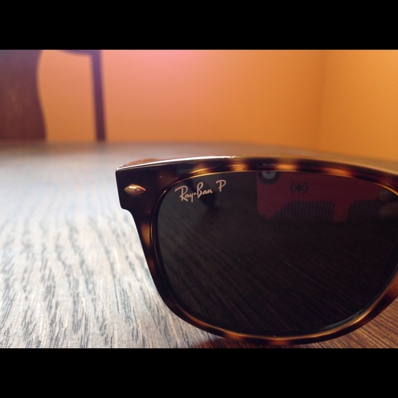 The new style Ray Ban Wayfarer - Picture 3 of 4
