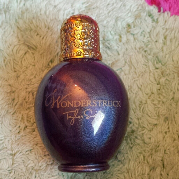 Wonderstruck perfume RESERVED
