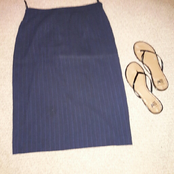 Pin strip skirt