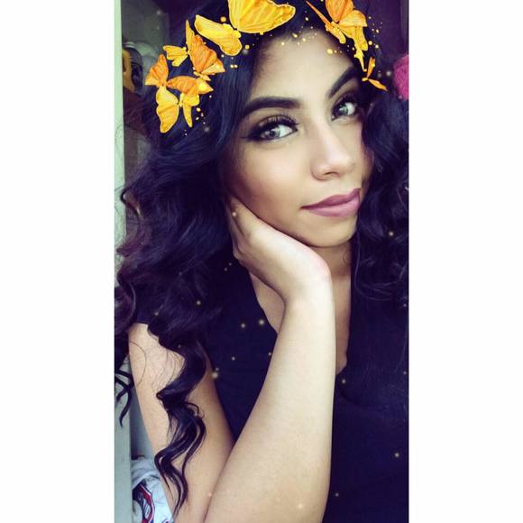 Meet your Posher, Yessenia - Picture 1 of 1