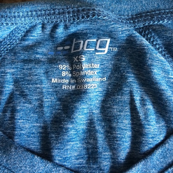 Workout top - Picture 2 of 2