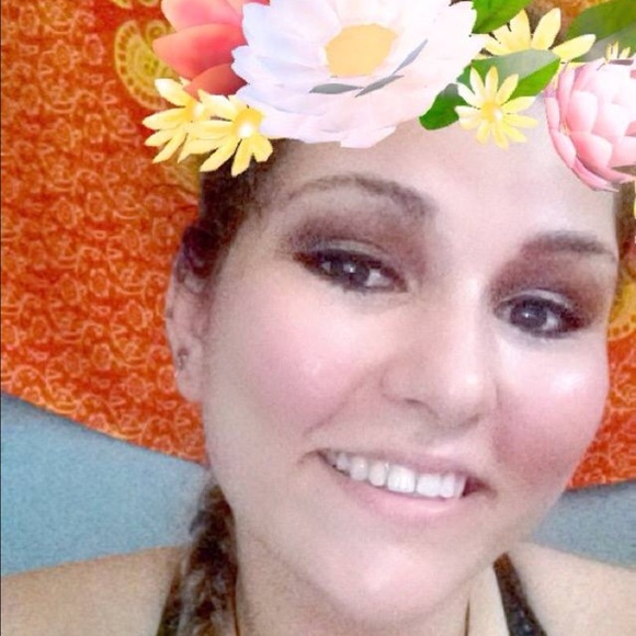 Meet your Posher, Kat π - Picture 2 of 2