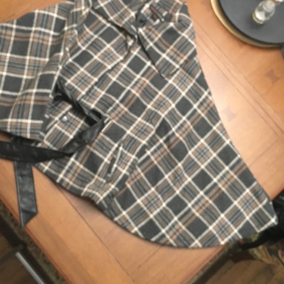 Trendy Lined, Belted Cape - Picture 2 of 4