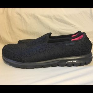 Womens 9W Skechers go walk Original